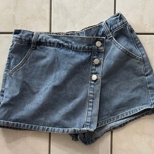 Denim Button-Front Women’s Shorts - Light Blue